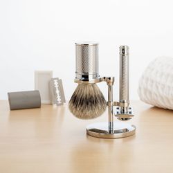 Бритвенный набор MUEHLE TRADITIONAL, хром, барсучий ворс высшей категории Silvertip, Т-образная бритва (S 091 M 89)