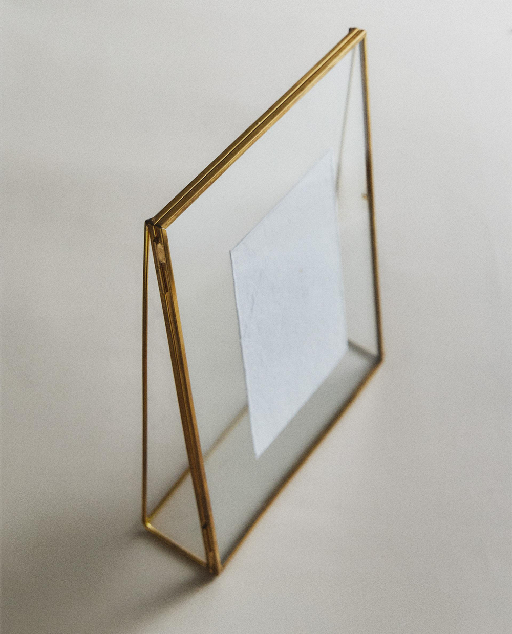 Zara Home Фоторамка из стекла, цвет золотой, 18 см