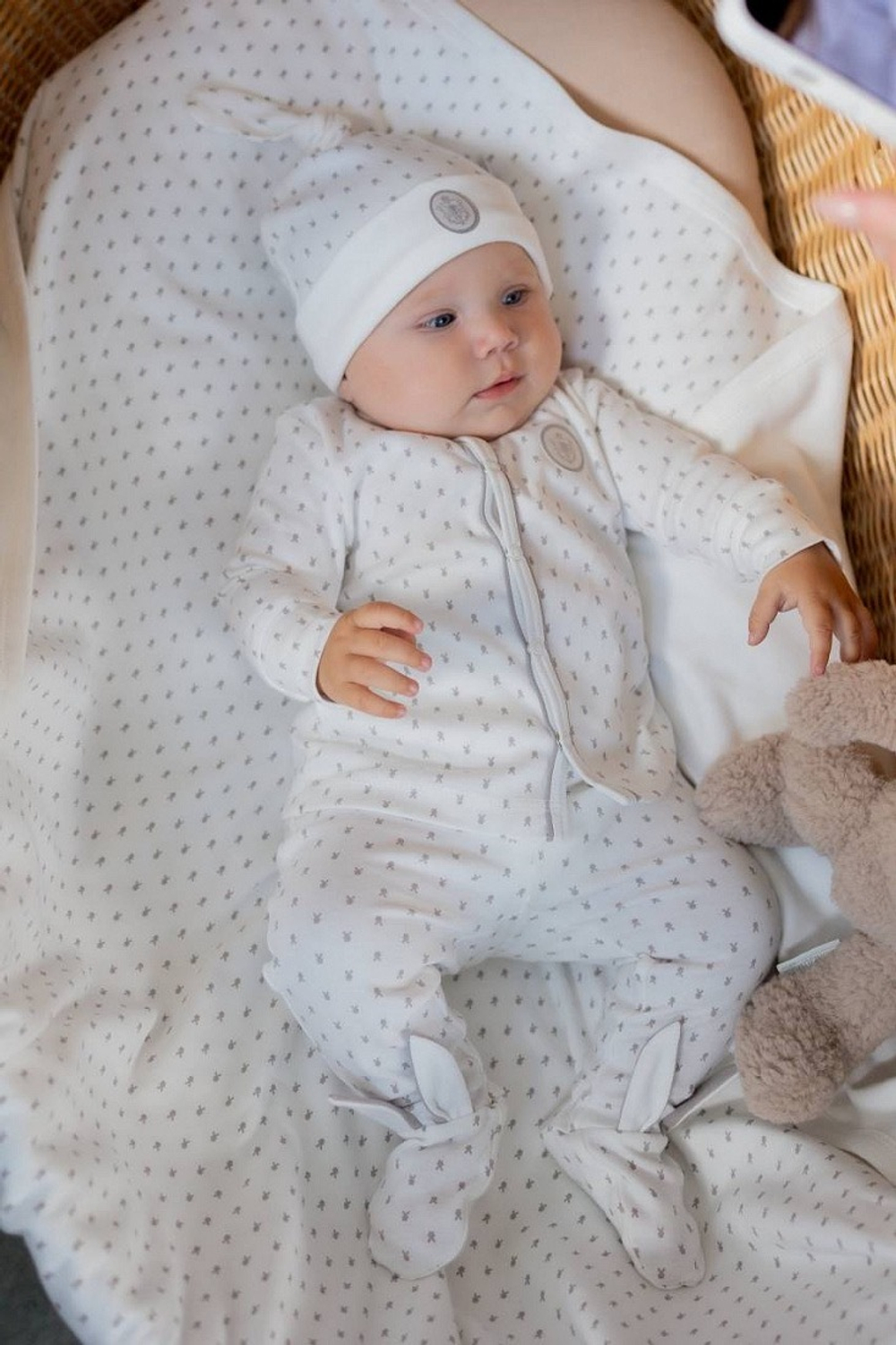 Шапочка, Зайка серый