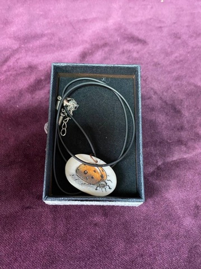 Подвеска божья коровка