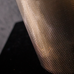 Ваза из темного стекла с мелким рельефом