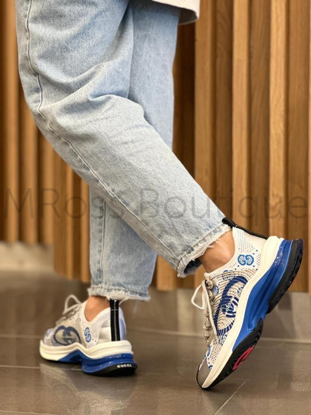 спортивные кроссовки текстильные белые с синим