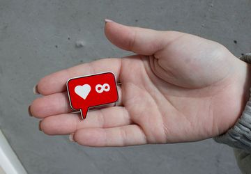 Значок деревянный (брошь)  Like. Fire Pin