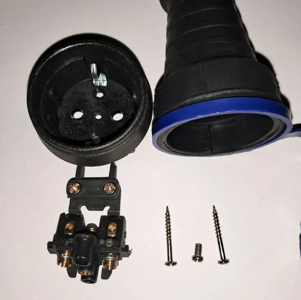 Удлинитель электрический "Доктор Ап" 1 розетка, 5 метров, КГтп-ХЛ 2x1.5 мм, черный 3.6 кВт, 16А, серия "Мощный"