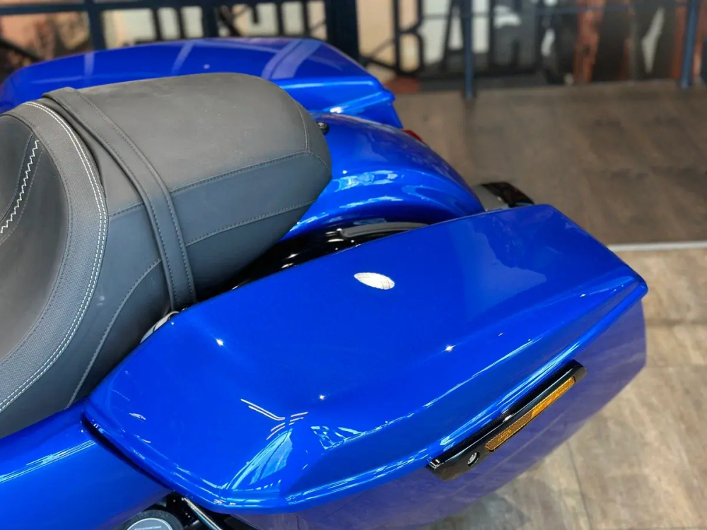 STREET GLIDE SPECIAL, 2024 (Blue Burst/Black Trim)