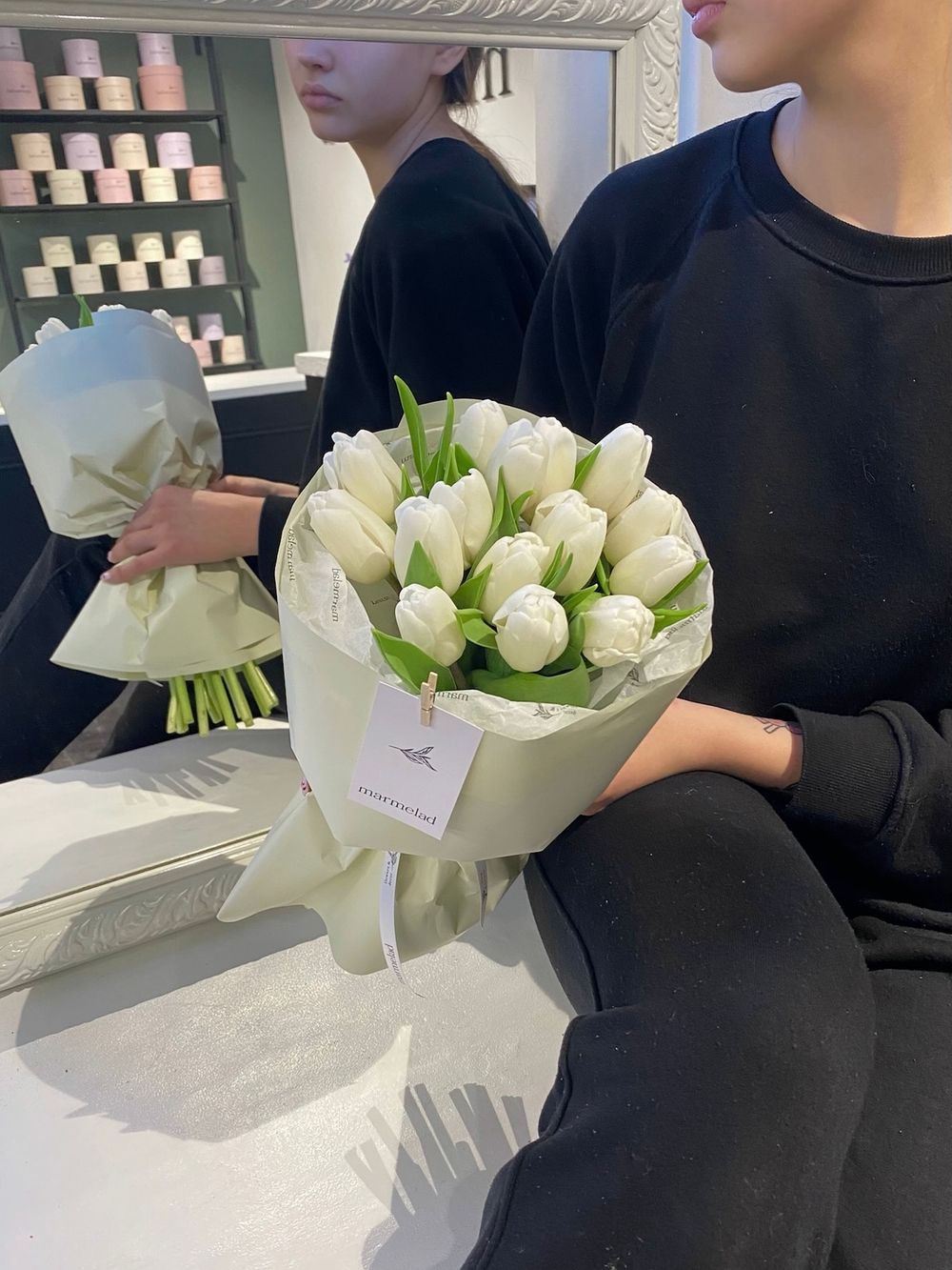 Букет из 15 классических тюльпанов белого цвета доступен к заказу с 3.03.2026