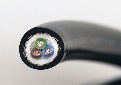 Кабель питания QED Performance Qonduit 1,0m IEC-C15 /C14 Black