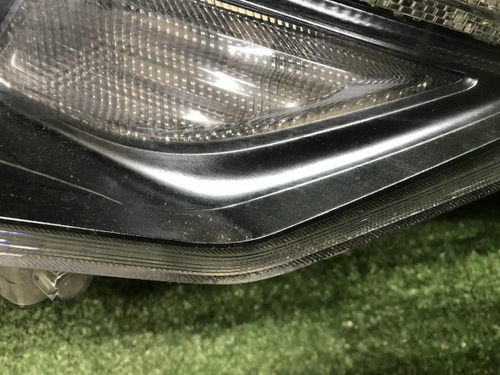 Битая Фара правая Maserati Levante (2016-2020) LED