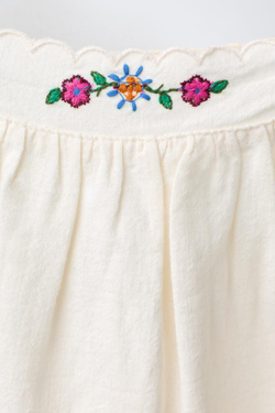 ZARA ТОП С ВЫШИТЫМИ ЦВЕТАМИ ИЗ ХЛОПКА И ЛЬНА, ЭКРЮ