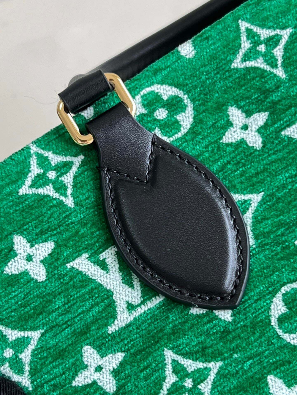 Louis Vuitton Onthego PM