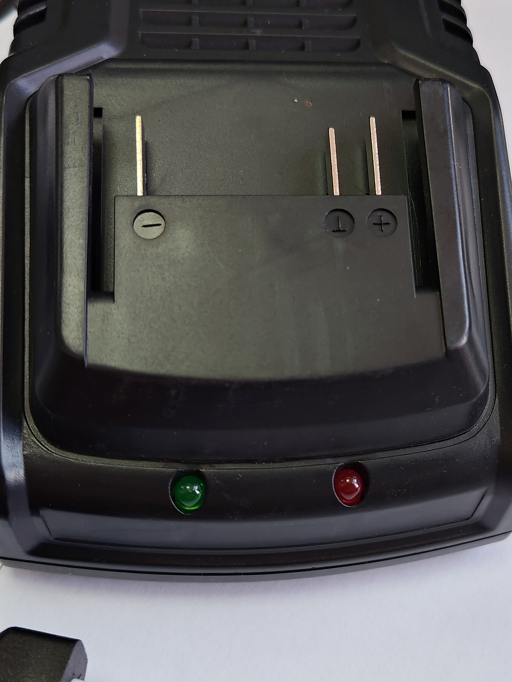 Устройство зарядное универсальное с базой 10,8-18В, 1500мА, (под аккум. СЛАЙДЕР)