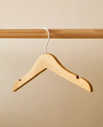 ZARA HOME ДЕТСКИЕ ВЕШАЛКИ ИЗ ДЕРЕВА (НАБОР ИЗ 3 ШТ.), СВЕТЛО-БЕЖЕВЫЙ