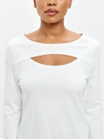 лонгслив дизайнерский с вырезом на груди экрю