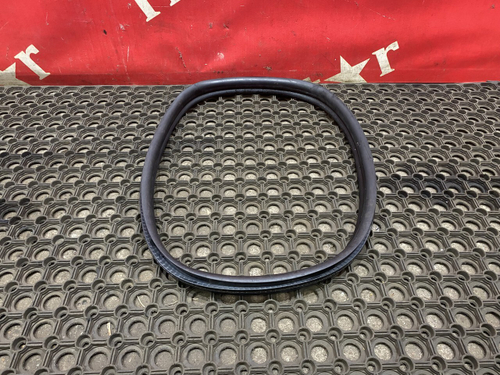 Уплотнитель инстpумeнтальногo ящикa 2019г