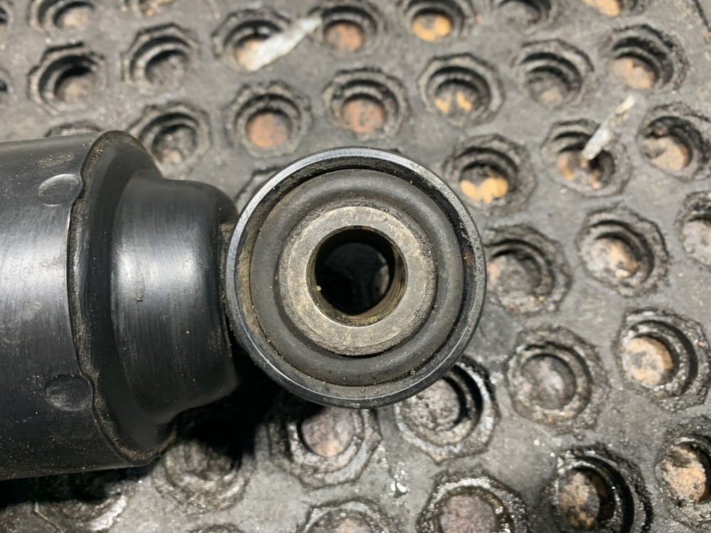 Амортизатор задний