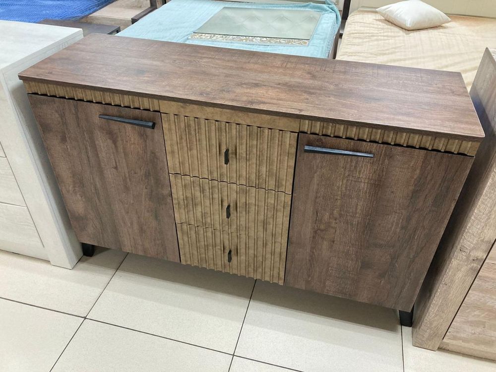 Комод с ножками Ольга-3 Дуб коми/голден Пэлас