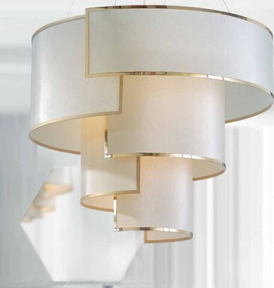 Современная многоуровневая люстра с текстильными абажурами и аккуратной золотой окантовкой