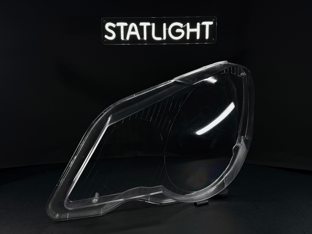 Левое стекло Volkswagen Polo 4 2005-2009