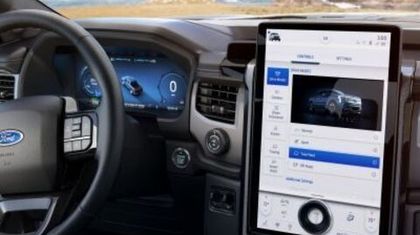 Microsoft, подвинься. Ford хочет показывать рекламу в авто