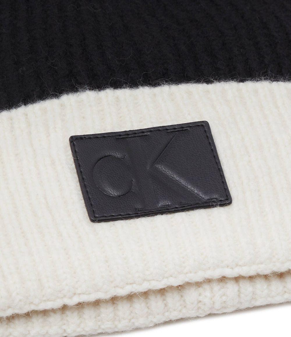 Шаль + шляпа CALVIN KLEIN JEANS - черный(K50K511200)