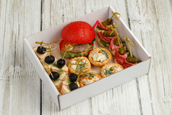 Мини-бокс с бургером 325гр.