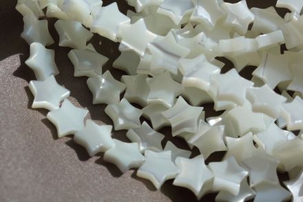 Перламутровые бусины, звездочки 6мм (нить)