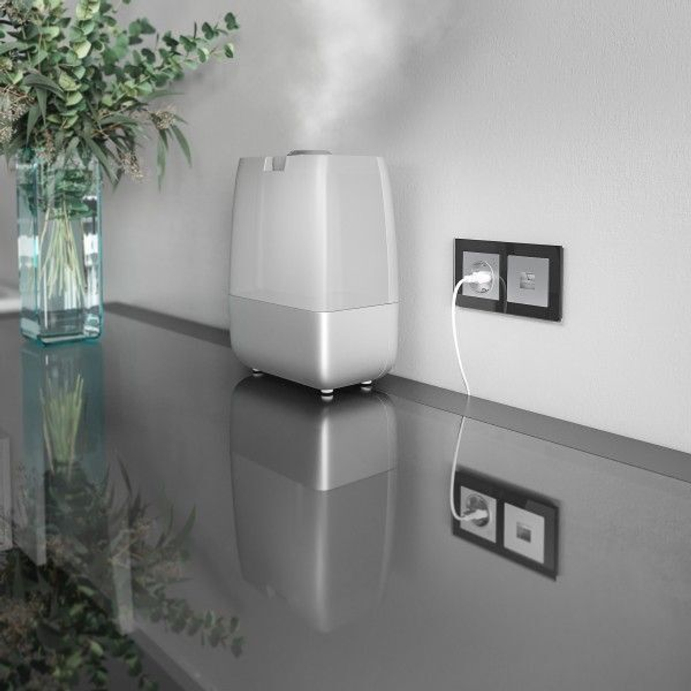 Умная встраиваемая розетка с заземлением с защитными шторками (серебряный)