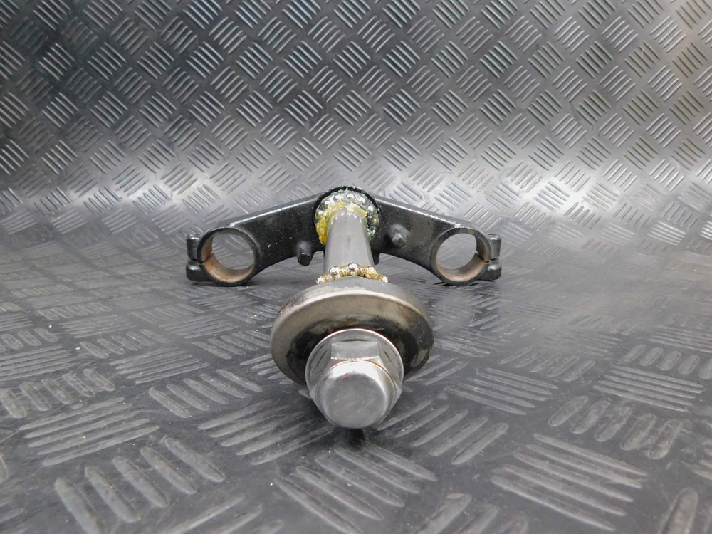 Траверса нижняя Yamaha TDM850 RN03J 2001