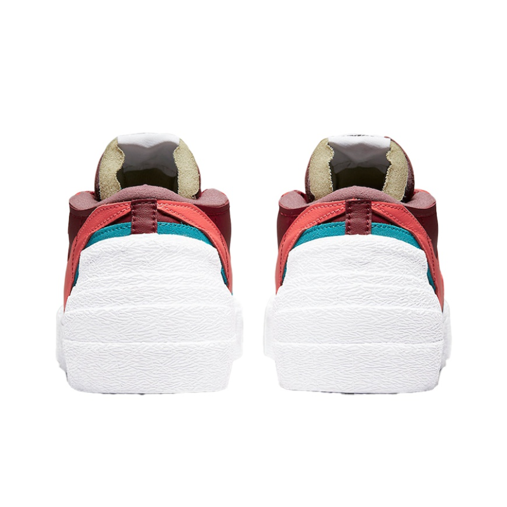 Кроссовки KAWS x Sacai x Nike Blazer Low 'Team Red' DM7901‑600
