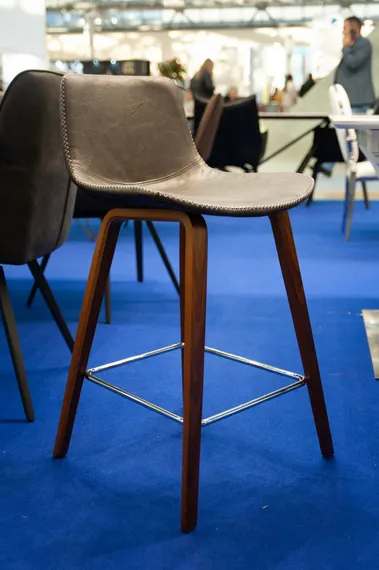 Полубарный стул Brentwood