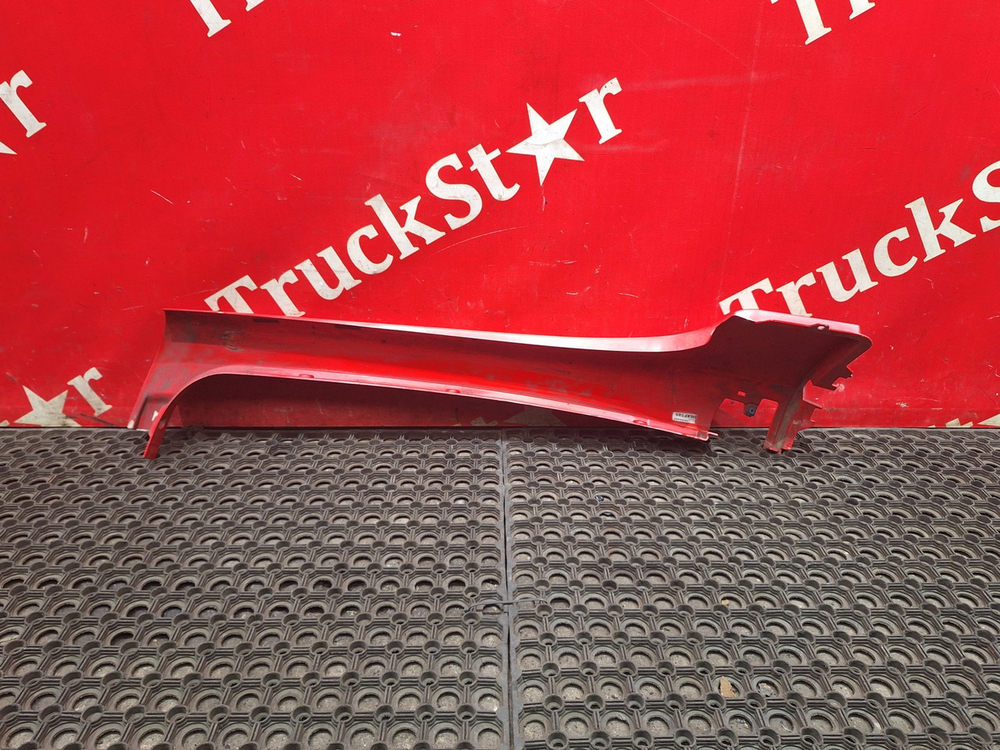 Накладка лобового стекла левая