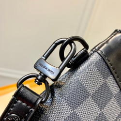 Louis Vuitton Pochette To-Go