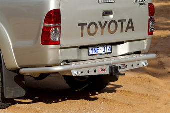 Задний силовой бампер ARB для Toyota HILUX VII с 2005 по 2015 года с фаркопом