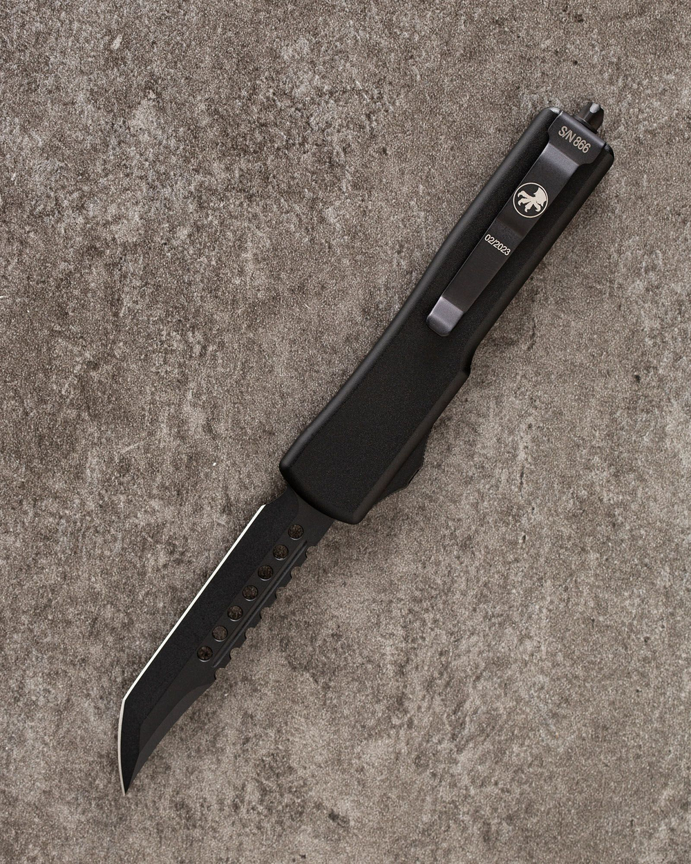 Автоматический складной нож Microtech UTX-70 Hellhound DLC Blade Signature Series 419-1DLCTS (черный-черный) фронталка/выкидуха