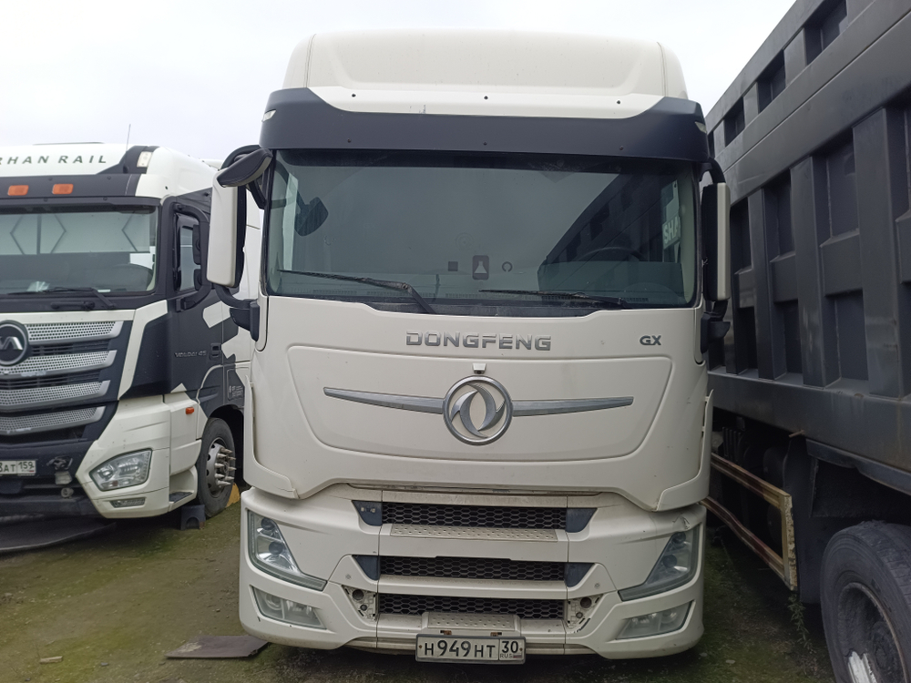 DongFeng DFH 4x2 Седельный тягач DFH4180 (Дизельный, 13,5 л, 518 л.с., АТ)