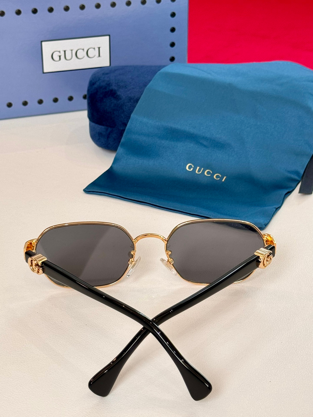 Солнцезащитные очки