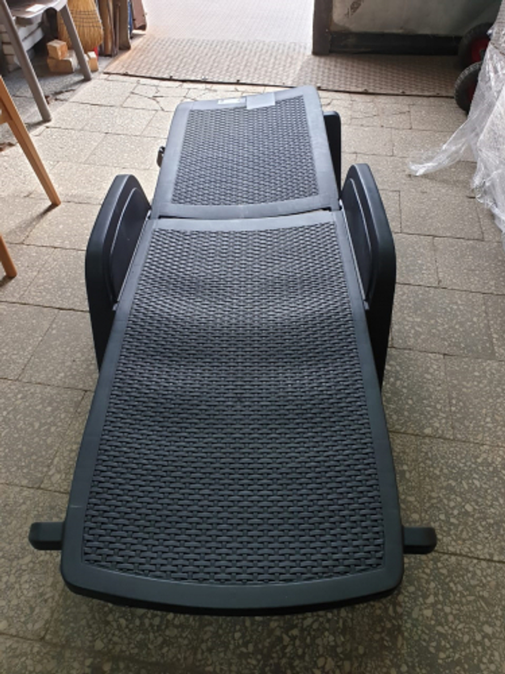 Шезлонг пластиковый, GARDEN RATTAN Pool, антрацит