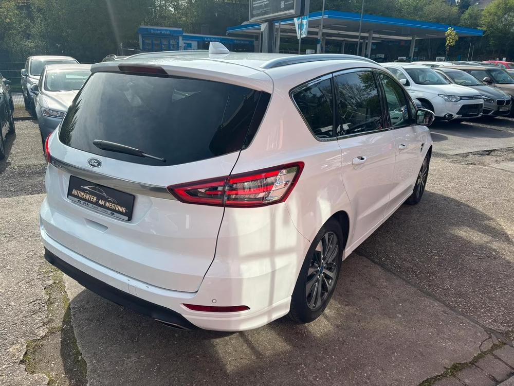 Ford S-Max Titanium