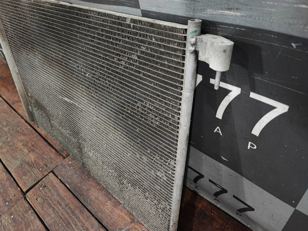 Радиатор кондиционера Mercedes C-Class (W205)  Б/У Оригинал A0995000454