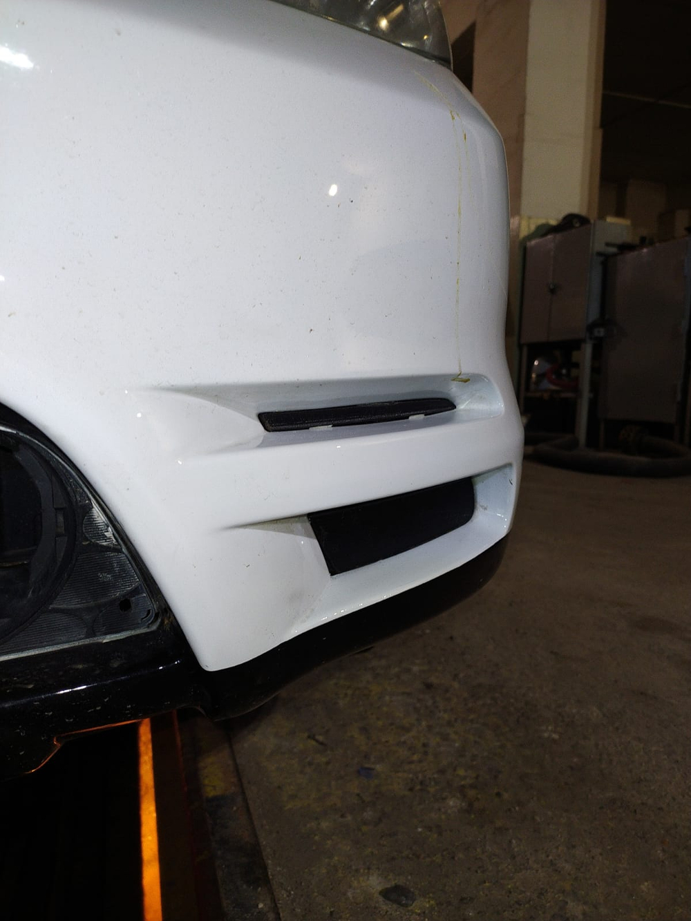 Заглушка в бампер Toyota Matrix 1. MAT0301