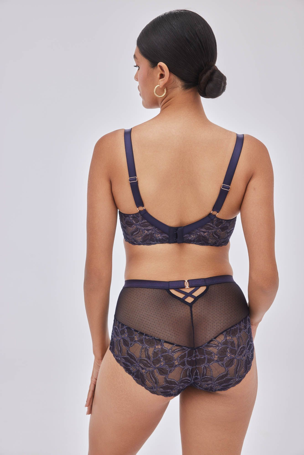 Темно-синий кружевной бюстгальтер Glow с шитыми чашками plus size (Размер: 75K) (Цвет: темно-синий)