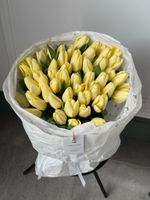 Букет из 51 лимонного тюльпана- L