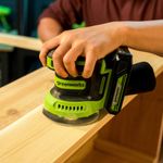 Эксцентриковая шлифмашина акк. Greenworks OS325, 24V, 125 мм, 5000-8000-11000 об/мин, амплитуда 2.4 мм, без АКБ и ЗУ (3100907)