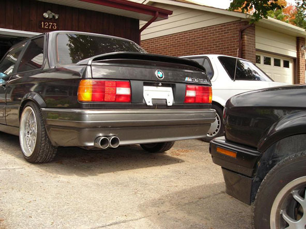BMW E30 Бленда под квадратный номер на ВП (Реплика "Стекловолокно")
