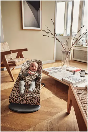 Шезлонг BabyBjorn Bliss Cotton, Classic Quilt, бежево-леопардовый