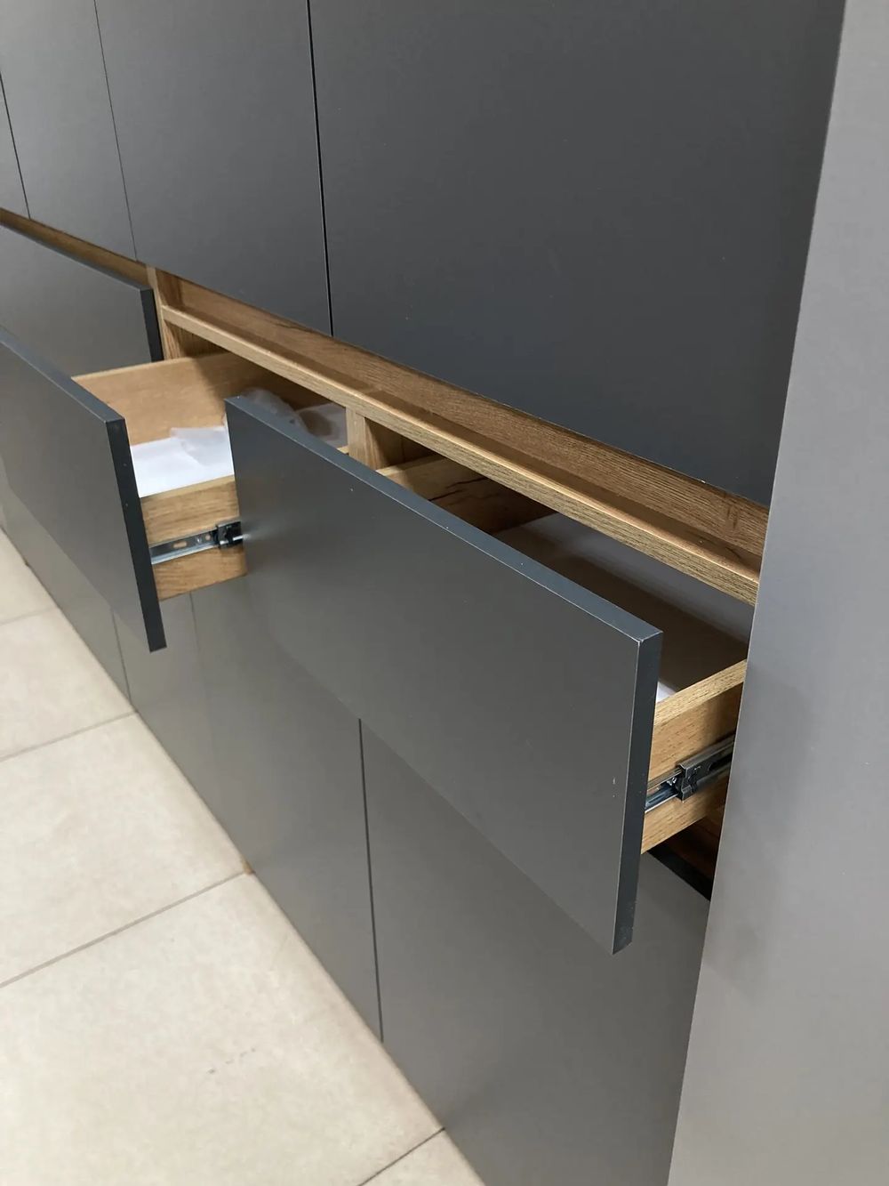 Шкаф 2-х створчатый Багира ШК-03 крафт/графит