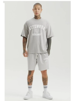 Пигментные шорты с арочной надписью