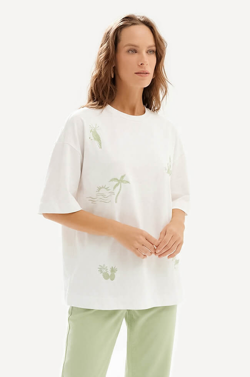 23590 Футболка женская (молочный)