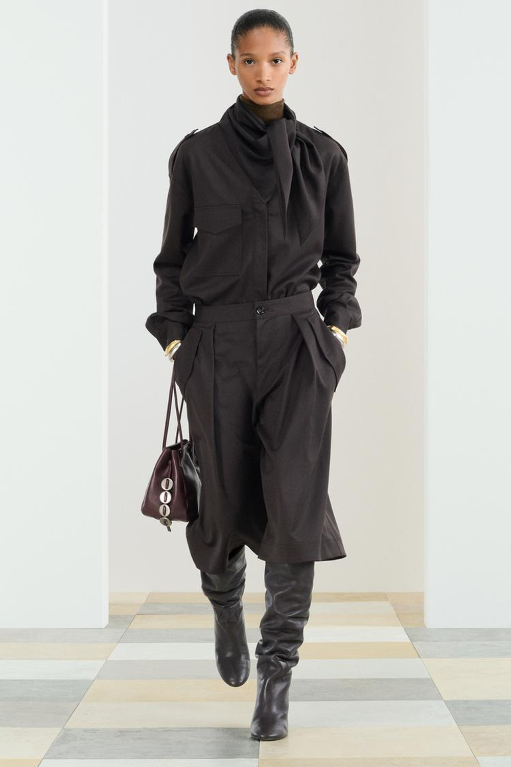 ZARA ДЛИННЫЕ ШОРТЫ-БЕРМУДЫ СО СРЕДНЕЙ ПОСАДКОЙ, ШОКОЛАДНЫЙ