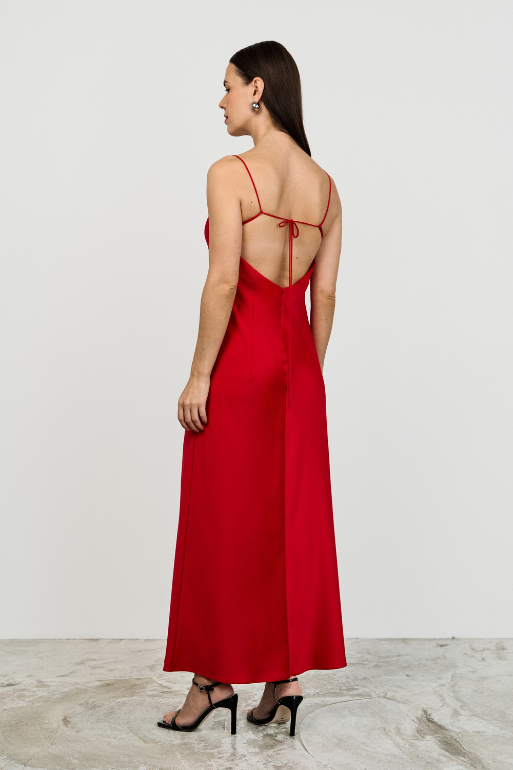 Платье- комбинация с открытой спиной